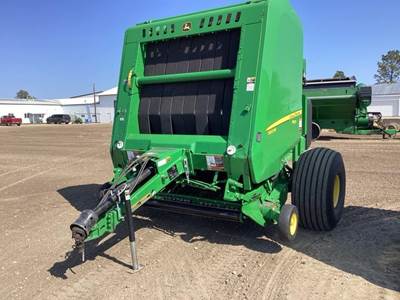 John Deere 560M Round Hay Baler