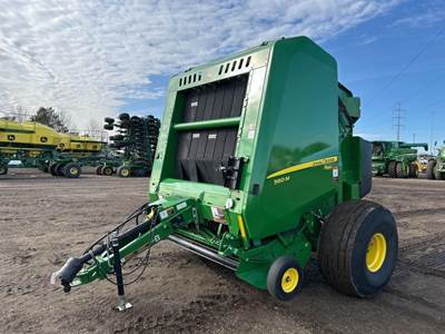 John Deere 560M Round Hay Baler