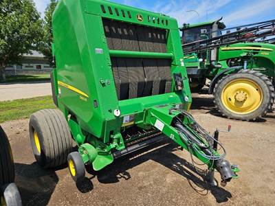 John Deere 560R Round Hay Baler