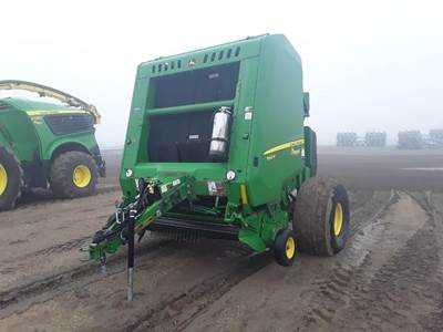 John Deere 560R Round Hay Baler