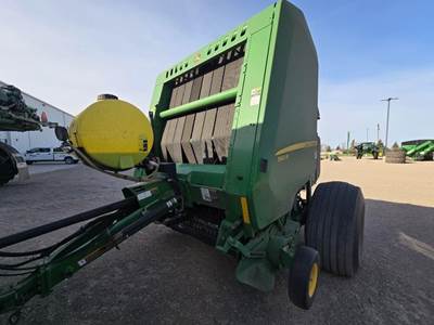 John Deere 560R Round Hay Baler