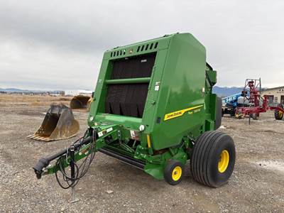 John Deere 561M Round Hay Baler
