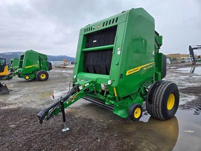 John Deere 561M Round Hay Baler