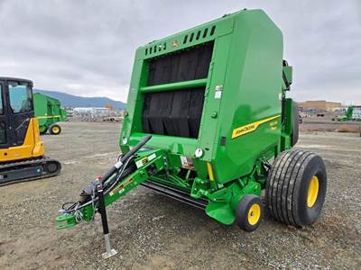 John Deere 561M Round Hay Baler