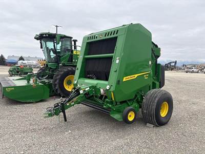 John Deere 561M Round Hay Baler
