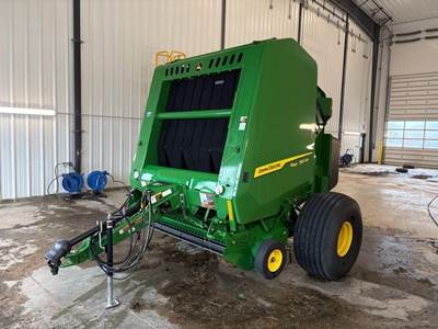 John Deere 561M Round Hay Baler