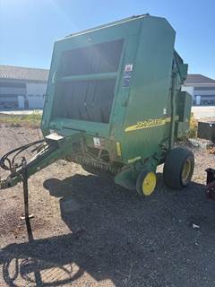 John Deere 567 Round Hay Baler
