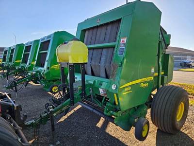 John Deere 569 MegaWide Plus Round Hay Baler