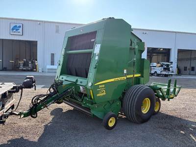 John Deere 569 MegaWide Plus Round Hay Baler