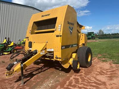 Vermeer 605N Round Hay Baler
