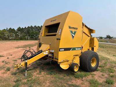 Vermeer 605N Round Hay Baler