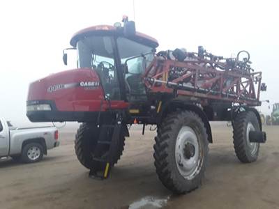 Case IH PATRIOT 4430 Self-Propelled Sprayer