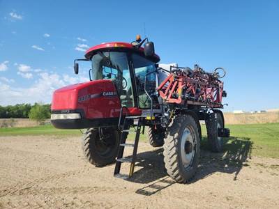 Case IH PATRIOT 4430 Self-Propelled Sprayer