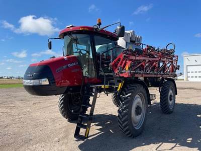Case IH PATRIOT 4440 Self-Propelled Sprayer