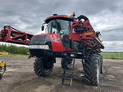 Case IH PATRIOT 4440 Self-Propelled Sprayer