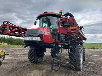 Case IH PATRIOT 4440 Self-Propelled Sprayer