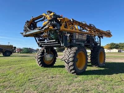 Hagie STS12 Self-Propelled Sprayer