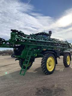 John Deere 412R Self-Propelled Sprayer