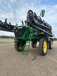 John Deere 412R Self-Propelled Sprayer