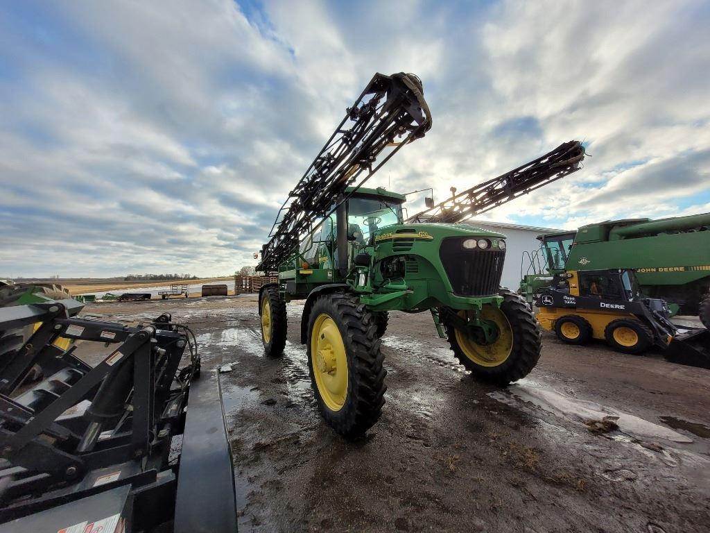 2005 John Deere 4720 SelfPropelled Sprayer For Sale, 3,010 Hours