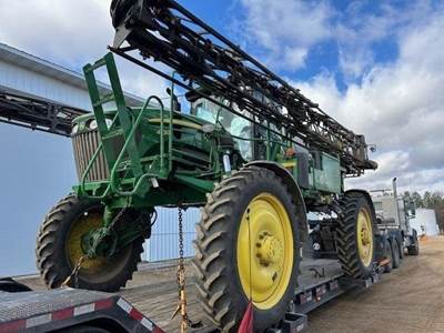 John Deere 4730 Self-Propelled Sprayer