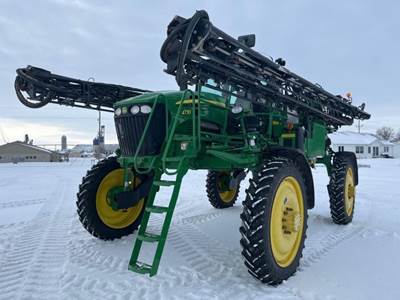 John Deere 4730 Self-Propelled Sprayer