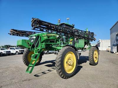 John Deere 4830 Self-Propelled Sprayer