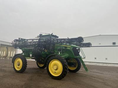 John Deere 4830 Self-Propelled Sprayer
