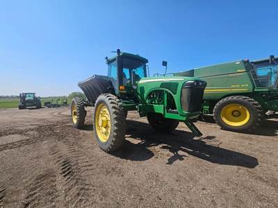 John Deere 4920 Self-Propelled Sprayer