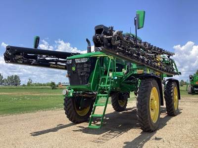 John Deere 612R Self-Propelled Sprayer