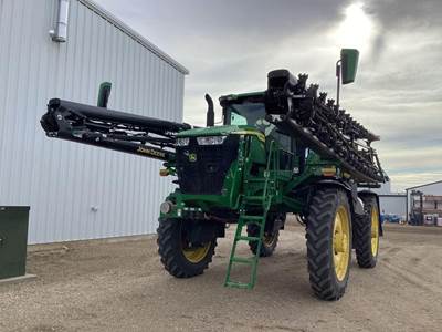 John Deere 612R Self-Propelled Sprayer