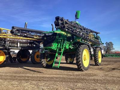 John Deere 612R Self-Propelled Sprayer