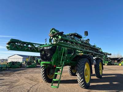 John Deere 616R Self-Propelled Sprayer