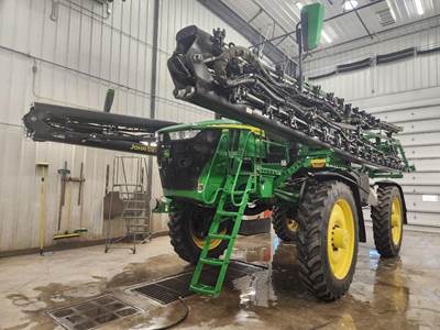 John Deere 616R Self-Propelled Sprayer