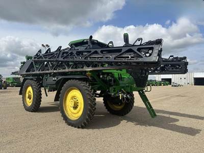 John Deere 616R Self-Propelled Sprayer