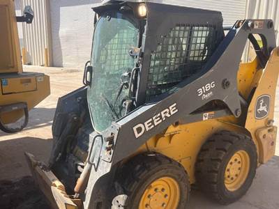 John Deere 318G Skid Steer