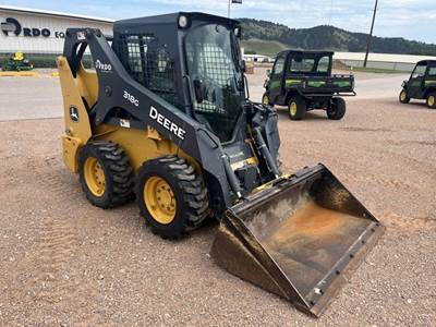 John Deere 318G Skid Steer