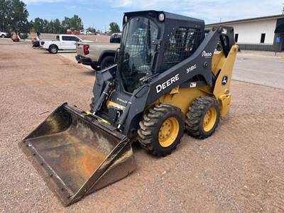 John Deere 318G Skid Steer