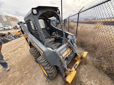 John Deere 318G Track Skid Steer