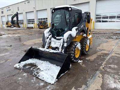 John Deere 318G Track Skid Steer