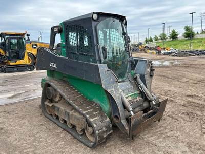 John Deere 323E Track Skid Steer