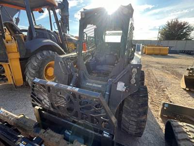John Deere 324G Skid Steer
