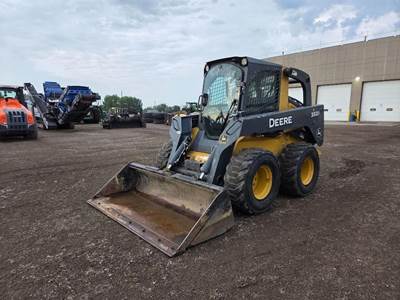 John Deere 332D Track Skid Steer