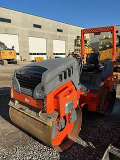 Hamm HD14IVV Smooth Drum Roller Compactor