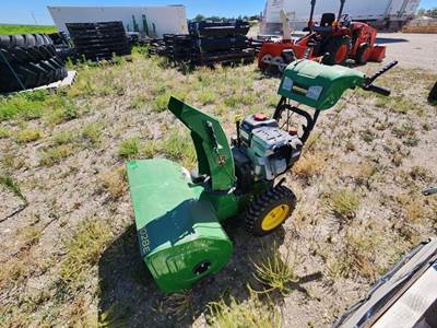 John Deere 1028E Snow Blower