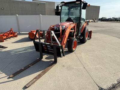 Kubota B2650 Snow Blower