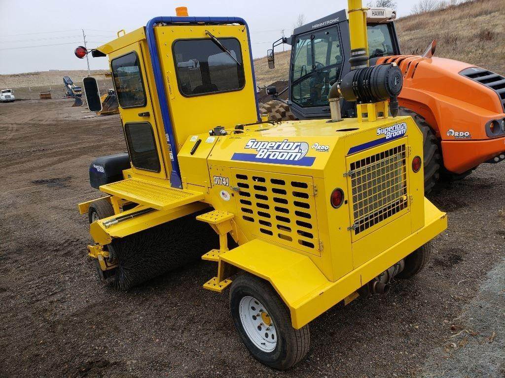 2018 Superior Broom DT74J Sweeper For Sale, 482 Hours Sauk Rapids, MN