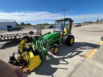 John Deere 2720 Tractor