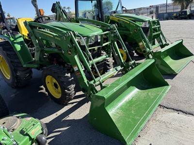 John Deere 3032E Tractor