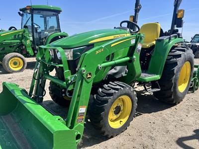 John Deere 3032E Tractor